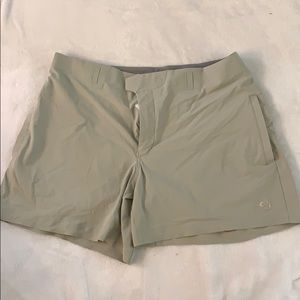 Mountain hardwear shorts EUC